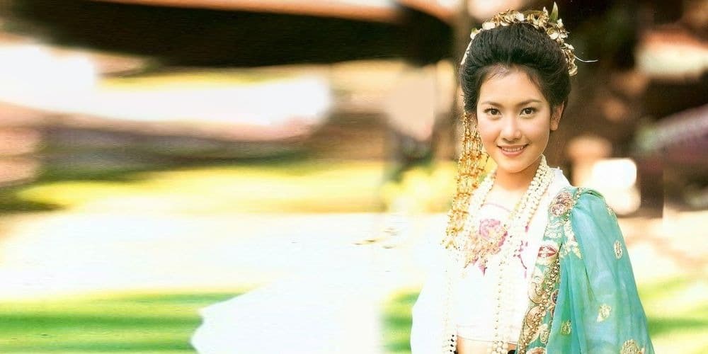 ฉากหลังจากละคร แค่เอื้อม (2543)