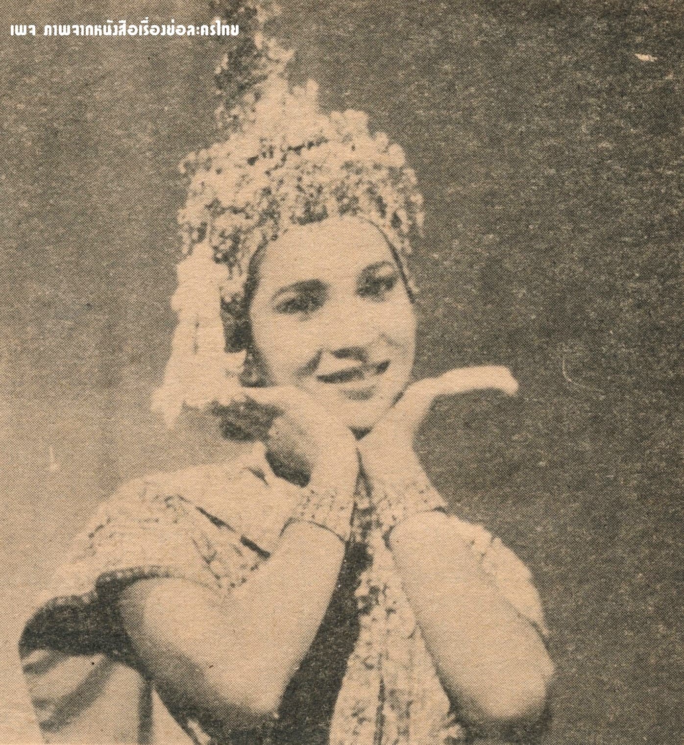 โปสเตอร์ละคร มายา ใช้เป็นพื้นหลัง