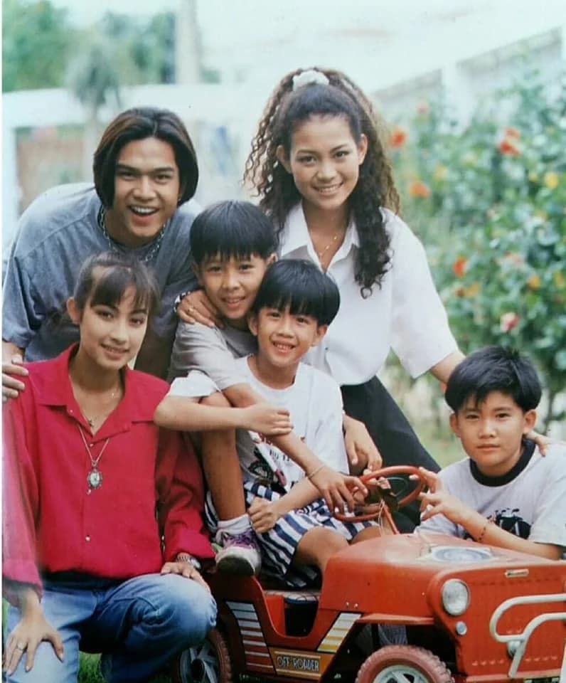 โปสเตอร์ละคร ข้าวเปลือก ใช้เป็นพื้นหลัง