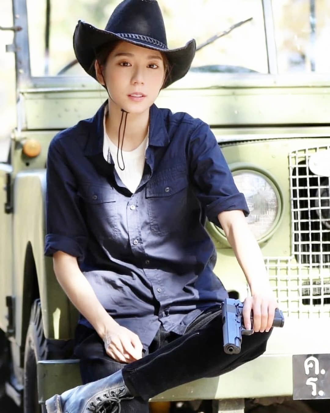 โปสเตอร์ละคร ความฝันที่ถูกทำลาย ใช้เป็นพื้นหลัง