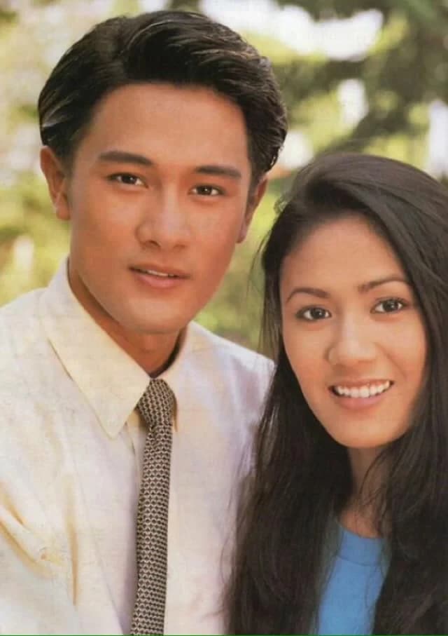 โปสเตอร์ละคร กากับหงส์ ใช้เป็นพื้นหลัง