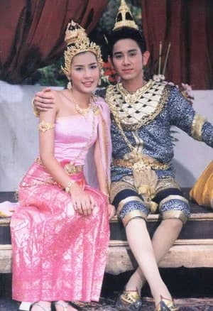 โปสเตอร์ละคร พิกุลทอง ใช้เป็นพื้นหลัง