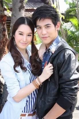 โปสเตอร์ละคร ลูกผู้ชายไม้ตะพด ใช้เป็นพื้นหลัง