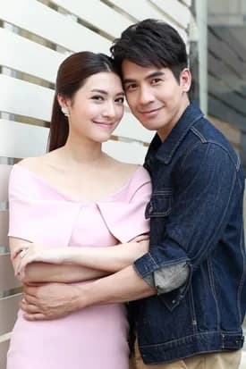 โปสเตอร์ละคร พ่อยุ่งลุงไม่ว่าง ใช้เป็นพื้นหลัง