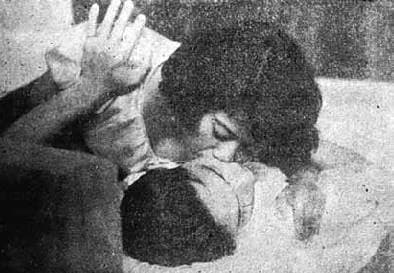 โปสเตอร์ภาพยนตร์ สุภาพบุรุษจากอเวจี ใช้เป็นพื้นหลัง