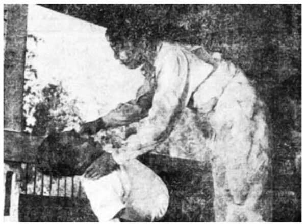 โปสเตอร์ภาพยนตร์ ซากผีดิบ ใช้เป็นพื้นหลัง