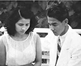 โปสเตอร์ภาพยนตร์ เบญจเพศ ใช้เป็นพื้นหลัง