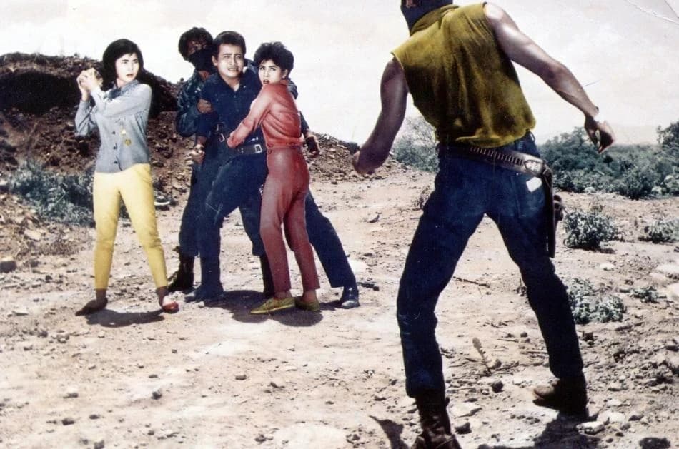 โปสเตอร์ภาพยนตร์ สิงห์ล่าสิงห์ ใช้เป็นพื้นหลัง