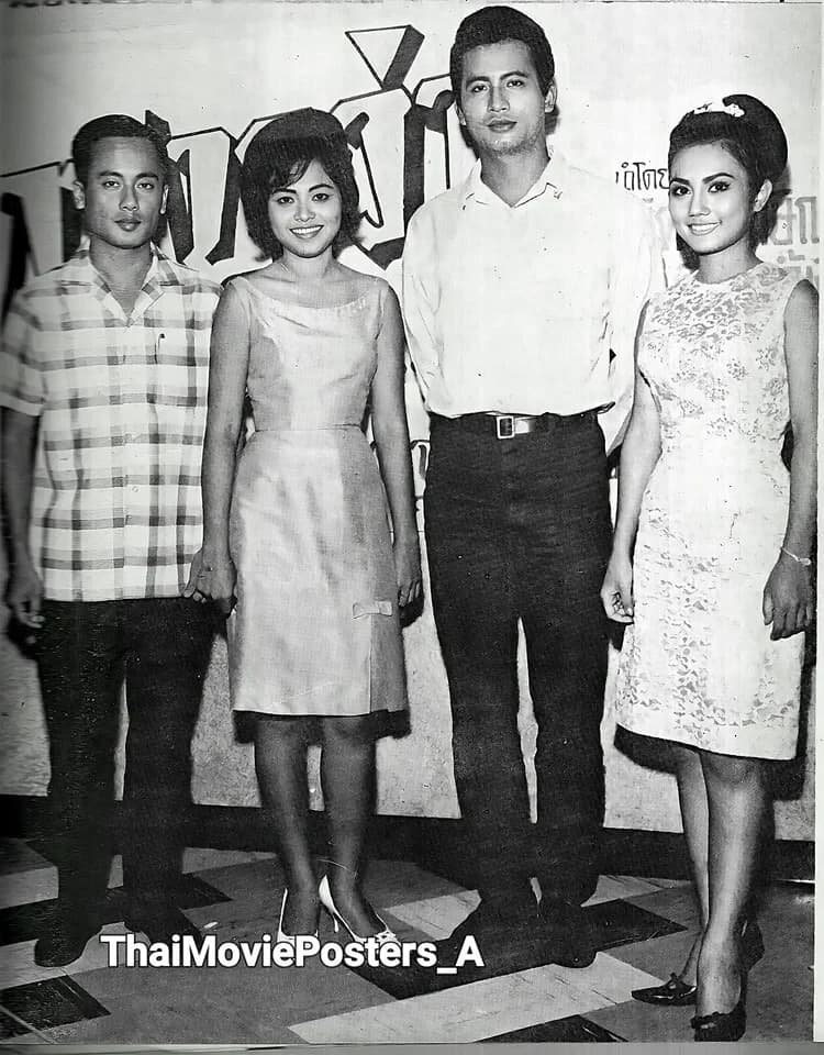 โปสเตอร์ภาพยนตร์ กาเหว่า ใช้เป็นพื้นหลัง