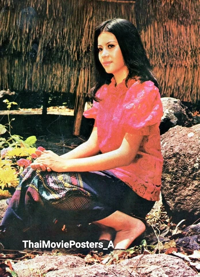 โปสเตอร์ภาพยนตร์ ทับนางรอ ใช้เป็นพื้นหลัง