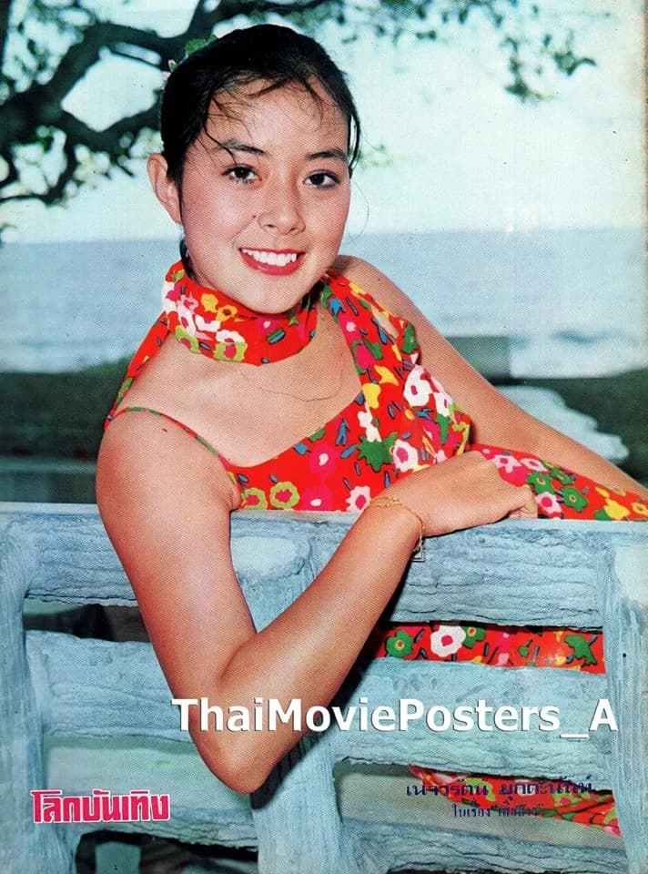 โปสเตอร์ภาพยนตร์ เสียสาว ใช้เป็นพื้นหลัง