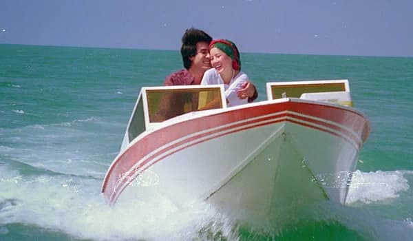 โปสเตอร์ภาพยนตร์ ดอกโสนบานเช้า ใช้เป็นพื้นหลัง