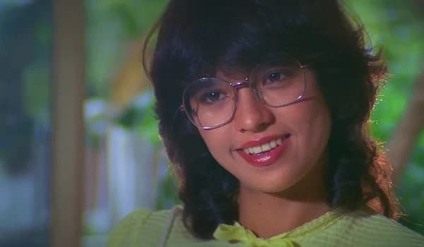 โปสเตอร์ภาพยนตร์ คุณปู่ซู่ซ่า ใช้เป็นพื้นหลัง