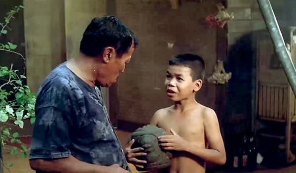 โปสเตอร์ภาพยนตร์ เงินปากผี ใช้เป็นพื้นหลัง