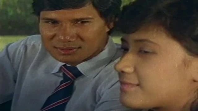 โปสเตอร์ภาพยนตร์ หนูเป็นสาวแล้ว ใช้เป็นพื้นหลัง