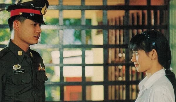 โปสเตอร์ภาพยนตร์ คำมั่นสัญญา ใช้เป็นพื้นหลัง