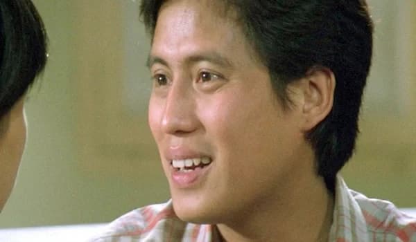 โปสเตอร์ภาพยนตร์ หลังคาแดง ใช้เป็นพื้นหลัง