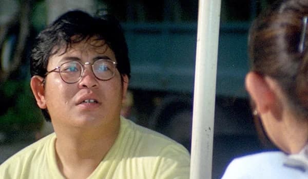 โปสเตอร์ภาพยนตร์ กลิ่นสี 2 ตอน จีบสาวจี๊-จ๊ะ ใช้เป็นพื้นหลัง