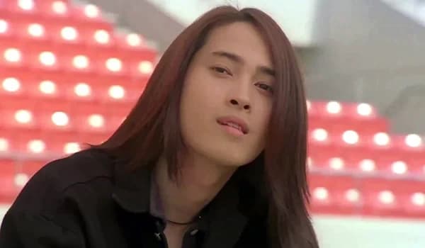 โปสเตอร์ภาพยนตร์ กอดคอวัดใจนายกับเรา ใช้เป็นพื้นหลัง