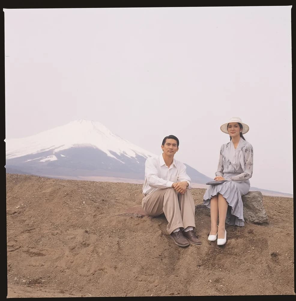 โปสเตอร์ภาพยนตร์ ข้างหลังภาพ ใช้เป็นพื้นหลัง