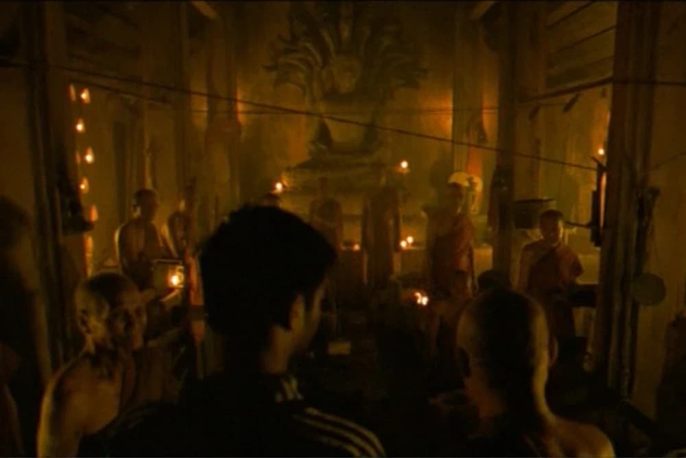 โปสเตอร์ภาพยนตร์ ๑๕ ค่ำ เดือน ๑๑ ใช้เป็นพื้นหลัง