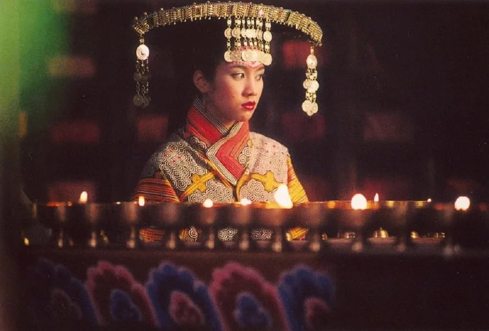 โปสเตอร์ภาพยนตร์ มนุษย์เหล็กไหล ใช้เป็นพื้นหลัง