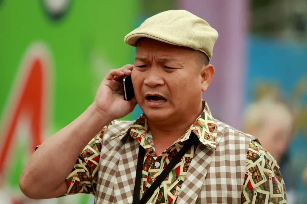 โปสเตอร์ภาพยนตร์ ใหม่กะหม่ำ โดนกะโดน ใช้เป็นพื้นหลัง