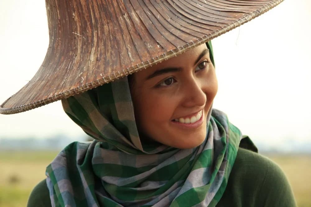 โปสเตอร์ภาพยนตร์ แผลเก่า ใช้เป็นพื้นหลัง