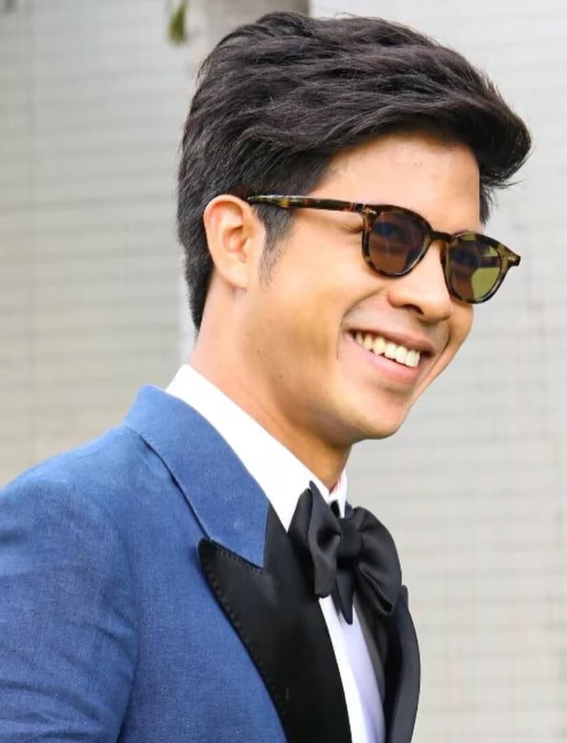 อั้ม ถิร ชุติกุล