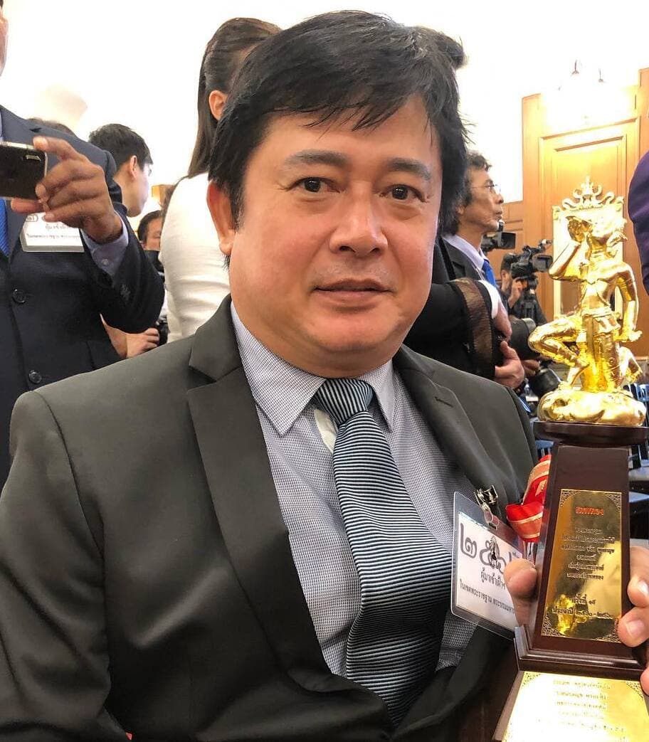 หนุ่ม สันติสุข พรหมศิริ