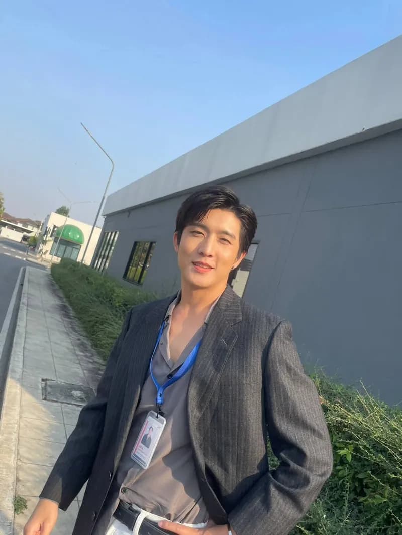 ต้อง สมิตพงศ์ สกุลพงศ์ชัย