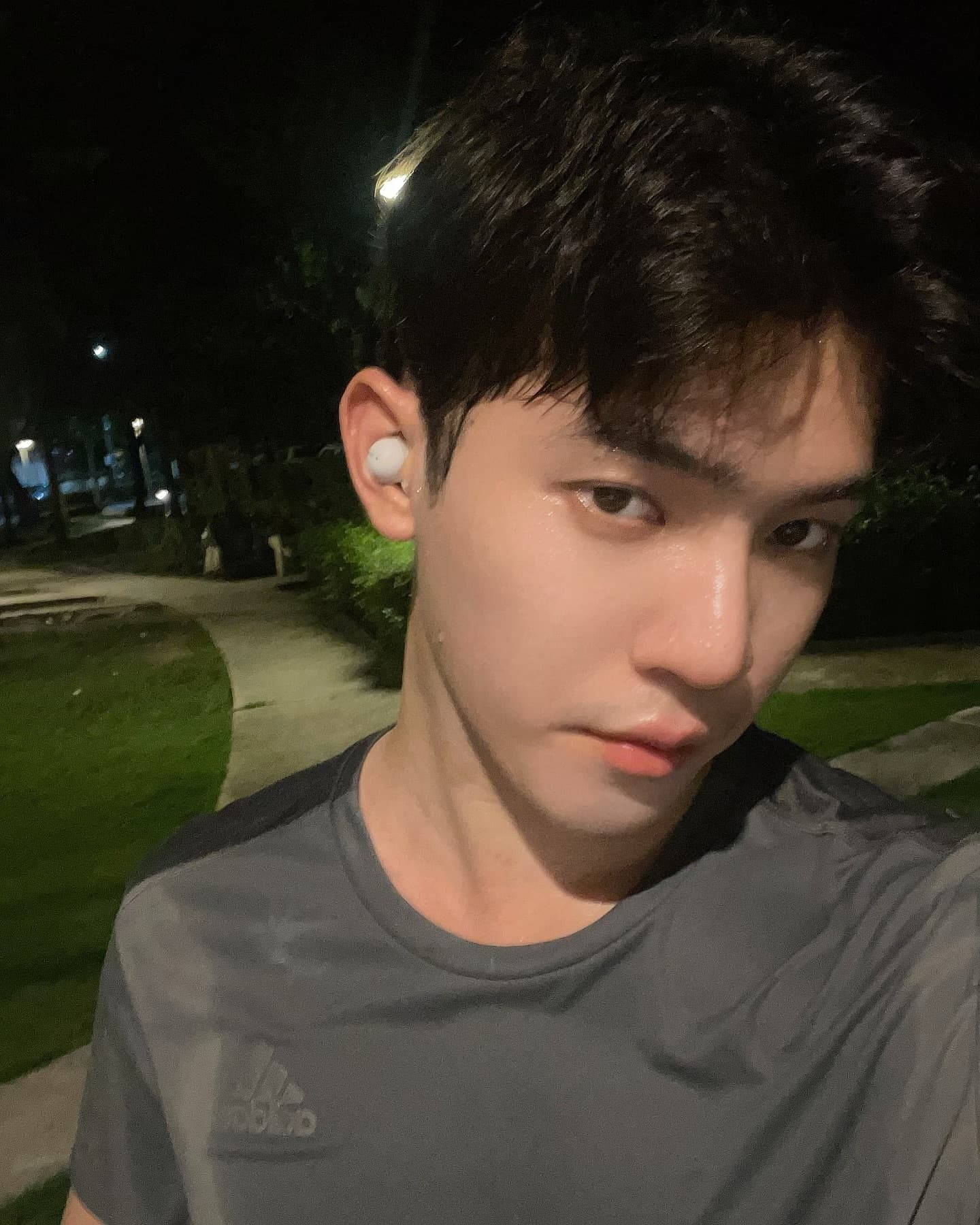 เฟิร์ส วรศักดิ์