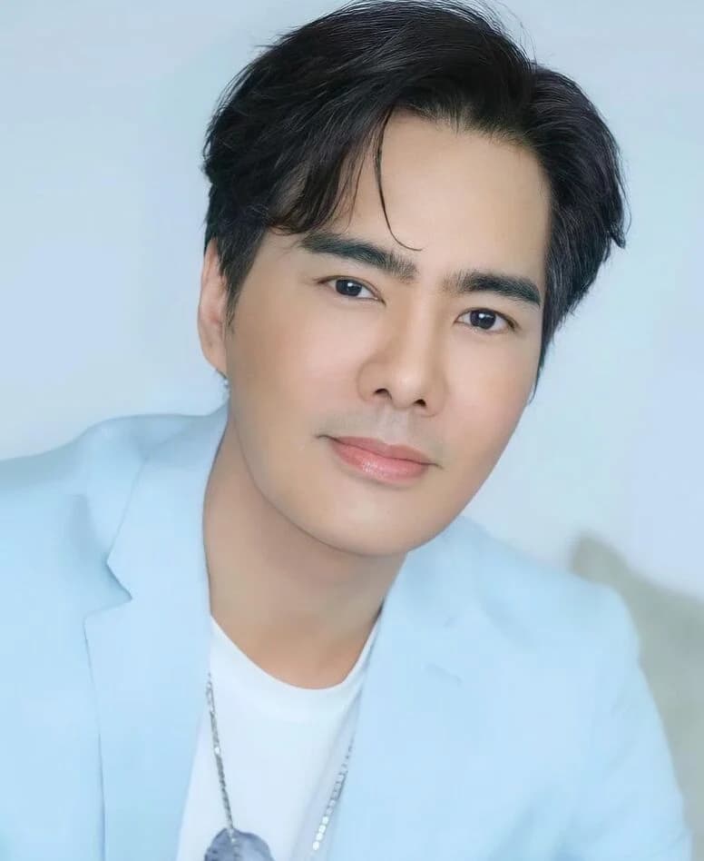 เคลลี่ ธนะพัฒน์