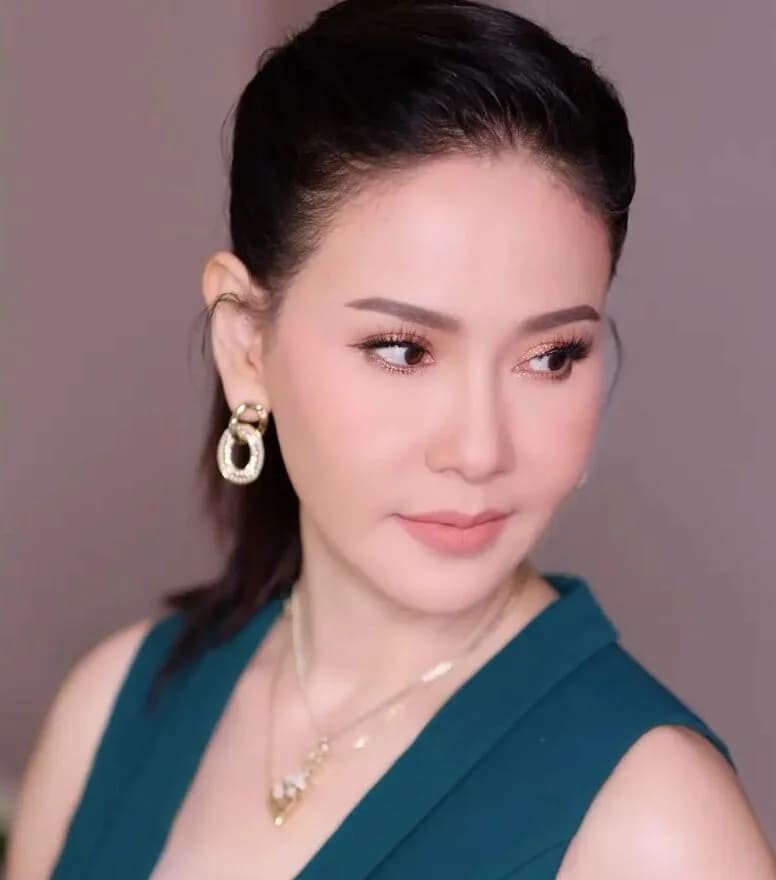 เงาะ กชกร นิมากรณ์