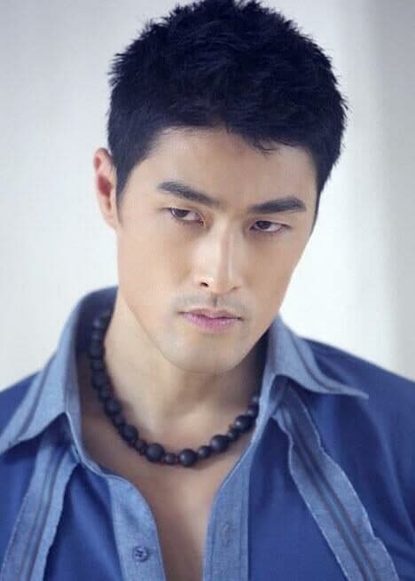 Johnny Nguyen (จอห์นนี่ เหงียน)