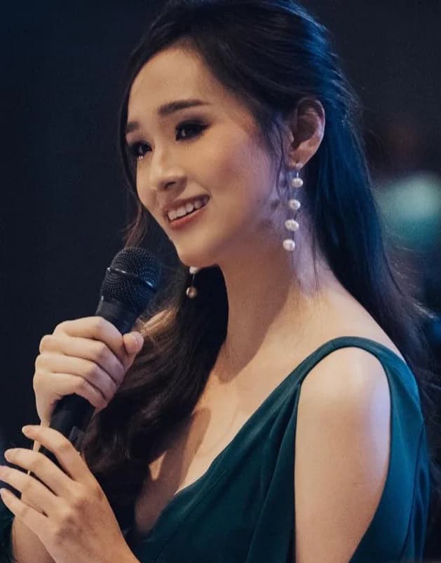 อิ๊ง ชญานุช บุญธนาพิบูลย์