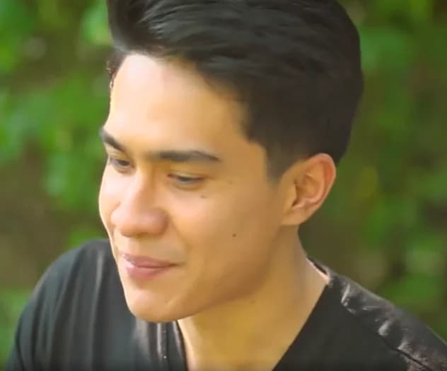 วี ชาคริณ ธนยศจรัสชัย