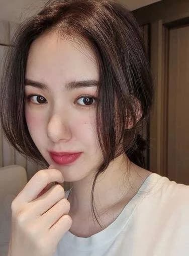 เชอรีน ณัฐจารี หรเวชกุล