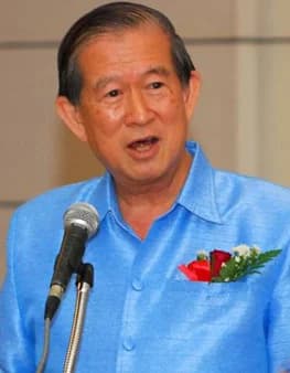 เอ๊ะ อาจอง ชุมสาย ณ อยุธยา