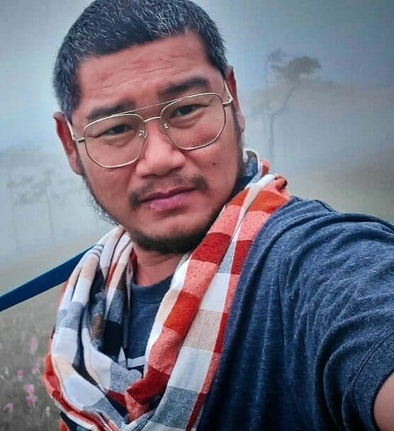 หนึ่ง ทวิทย์ ศิษย์ทองศรี (เน่า โปงลางสะออน)