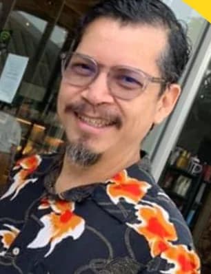 ปั๊ม ทักษกร ประดับพงษา