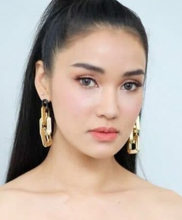 ธัณย์สิตา สุวัชราธนากิตติ์ (ชมพู่ ก่อนบ่าย)