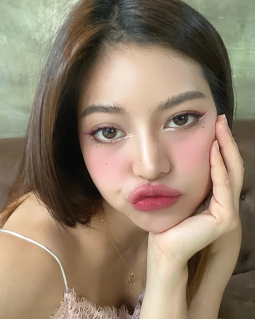 ซีน ปัณณ์ญาณัช จิรโรจน์ธนเกษม