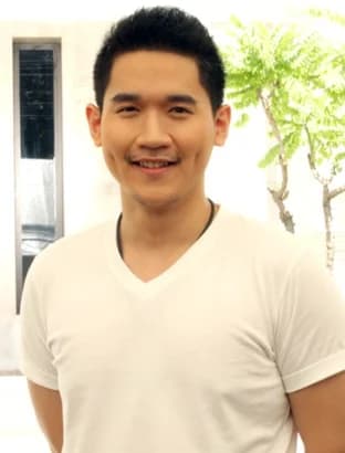 ยิ้ม วรชัย นวลศรี