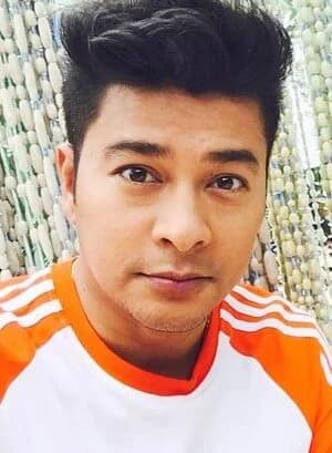 ทีน สราวุฒิ พุ่มทอง