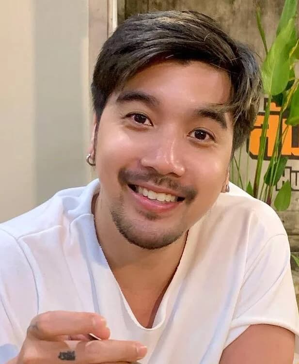 อัทธ์ อังค์กูณฑ์ ธนาทรัพย์เจริญ