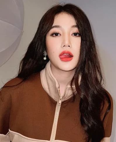 เบนซ์ ข้าวขวัญ กฤษณโสภา