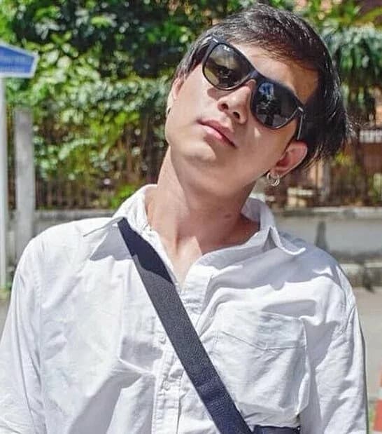 เอิร์ธ ธวัช พรรัตนประเสริฐ