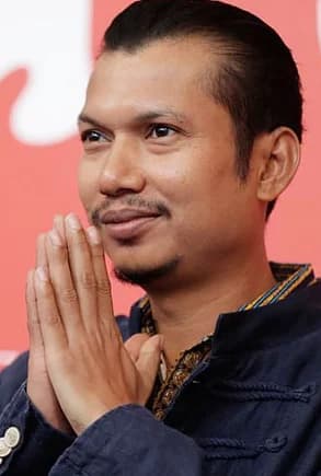 อภิสิทธิ์ หะมะ