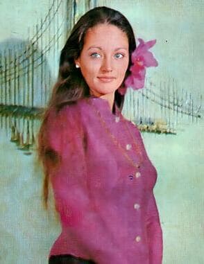 โอลิเวีย ฮัสซี่ (Olivia Hussey)